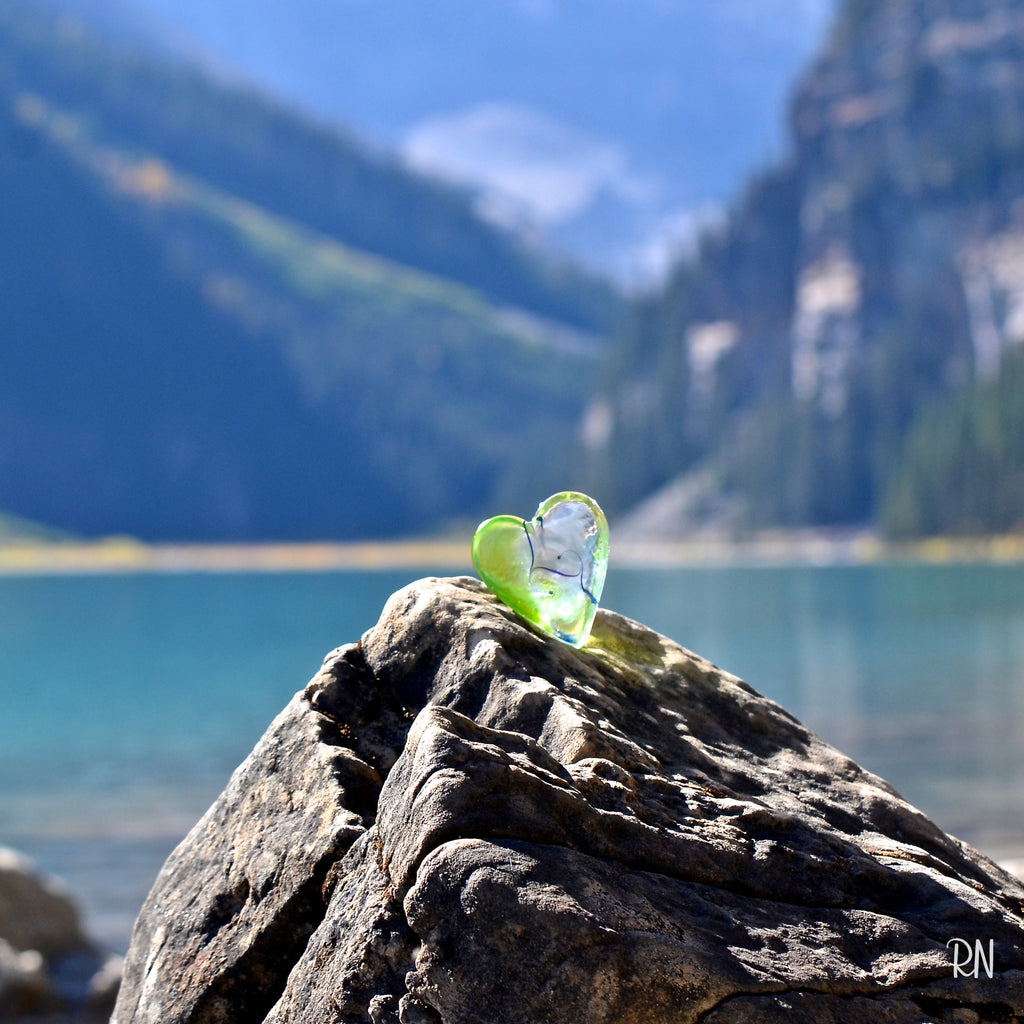SH01 Artisan Heart and Lake Louise Card